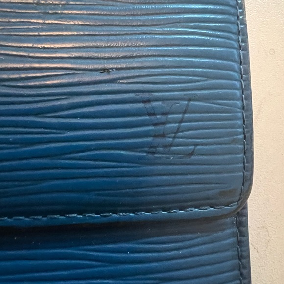 Blue LV Epi Sarah Wallet - Picture 2 of 7